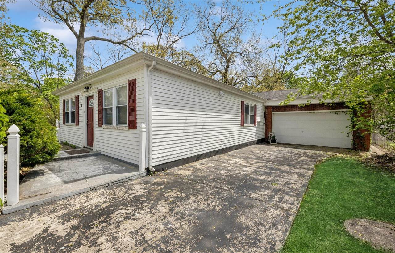 54 Oakdale Avenue - Photo 1