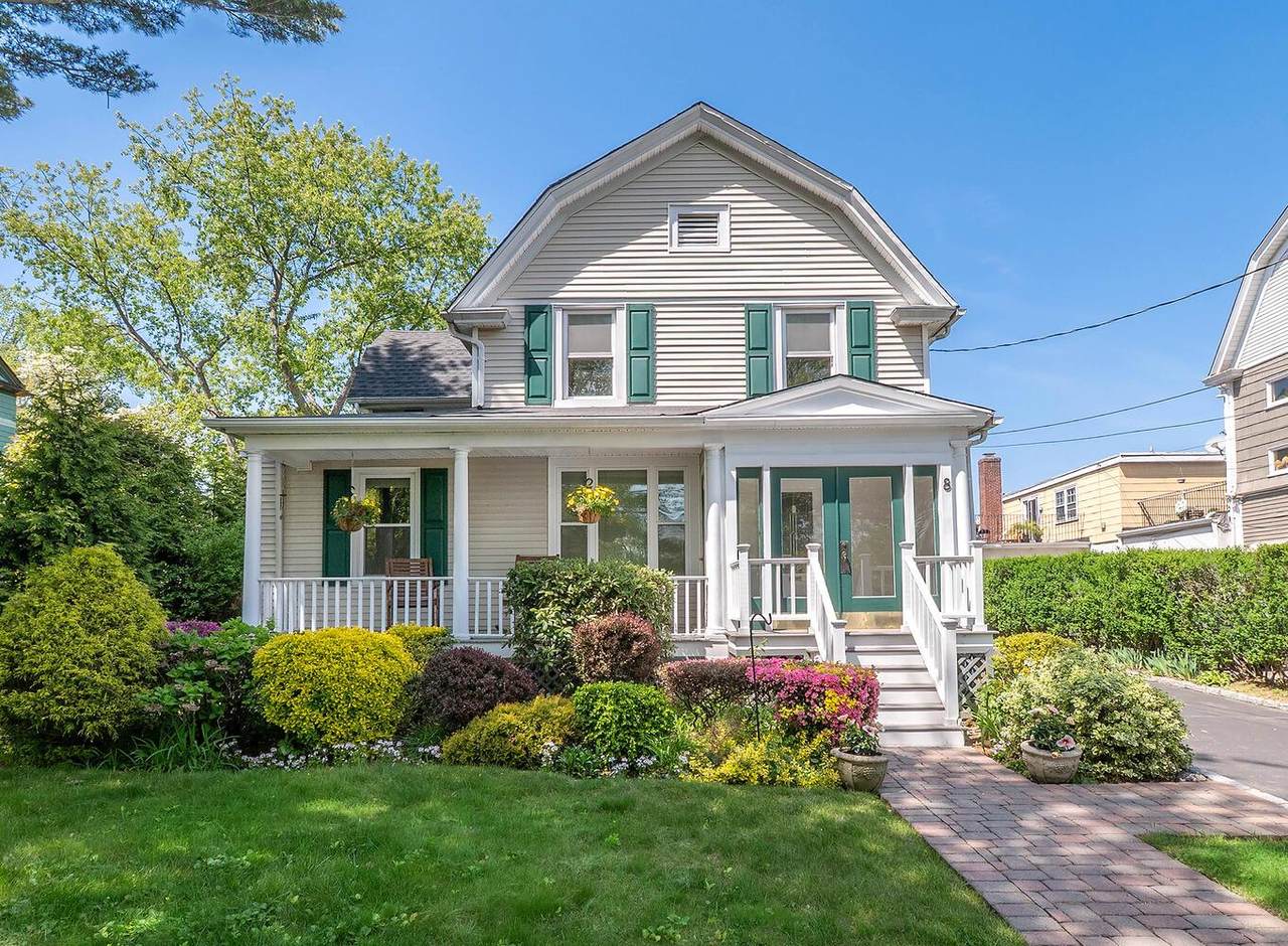 8 Glen Avenue - Photo 1