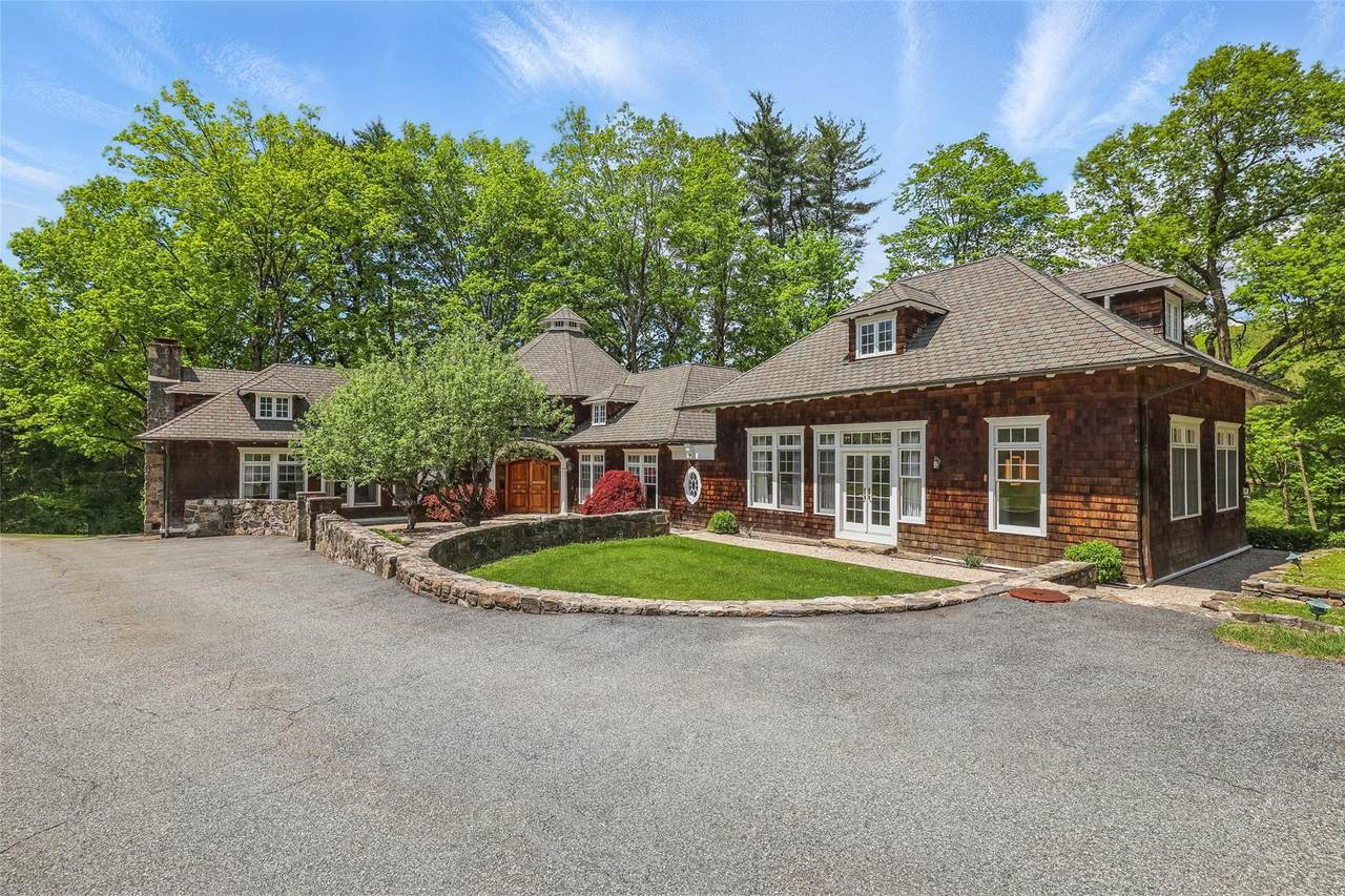 224 Chestnut Ridge Road - Photo 1