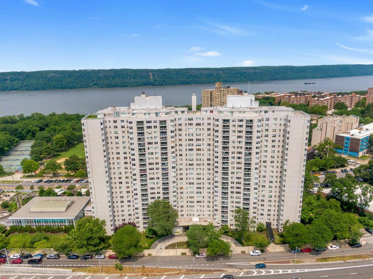 3333 Henry Hudson Parkway - Photo 1