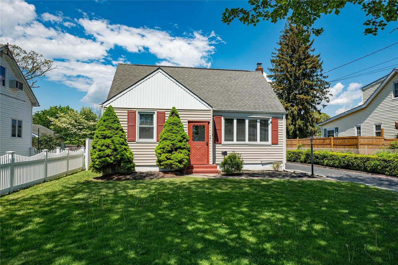27 Spruce Street - Photo 1