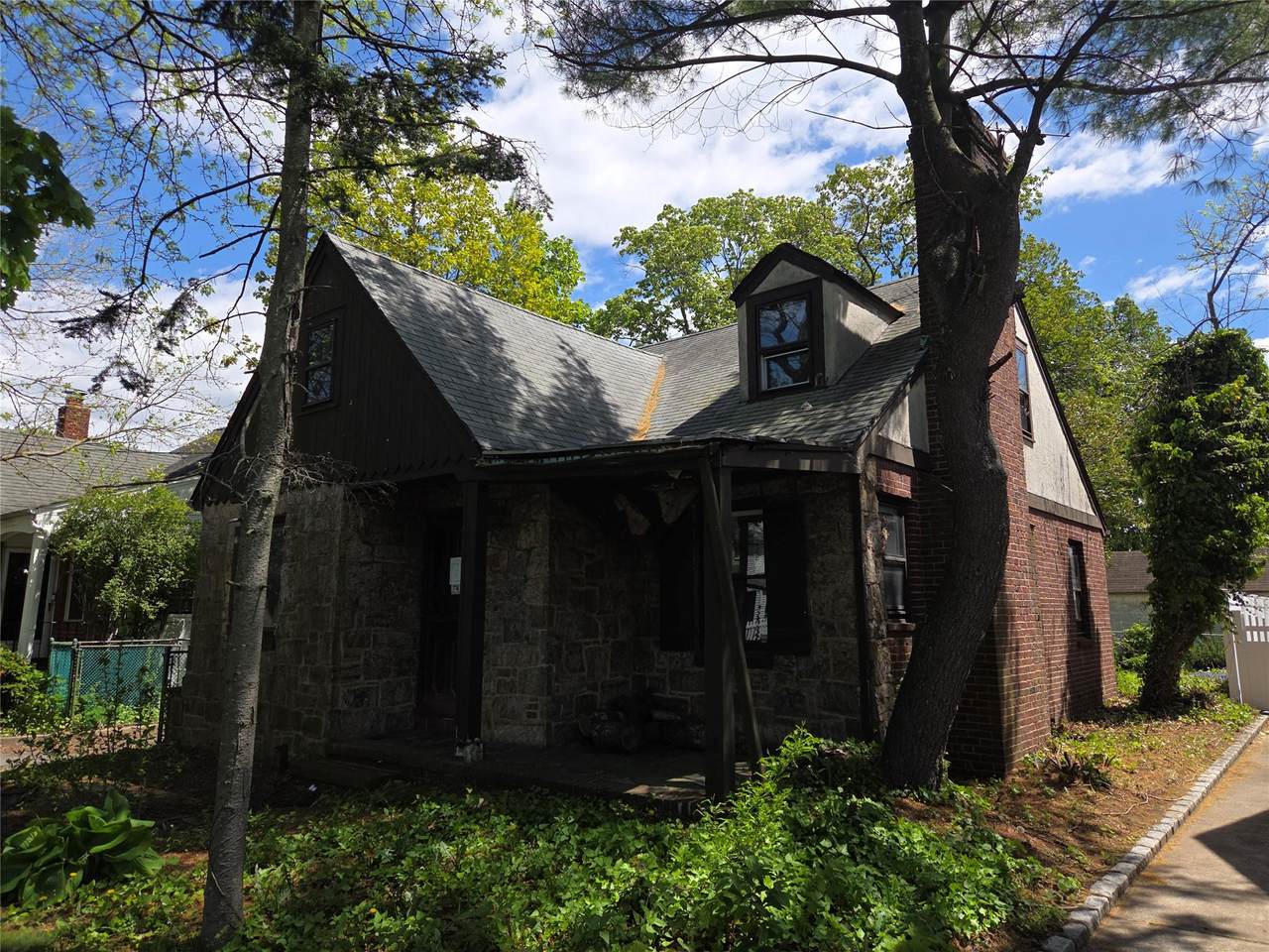 2861 Willard Avenue - Photo 1