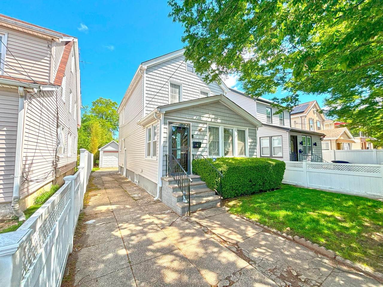 179-25 142 Avenue - Photo 1