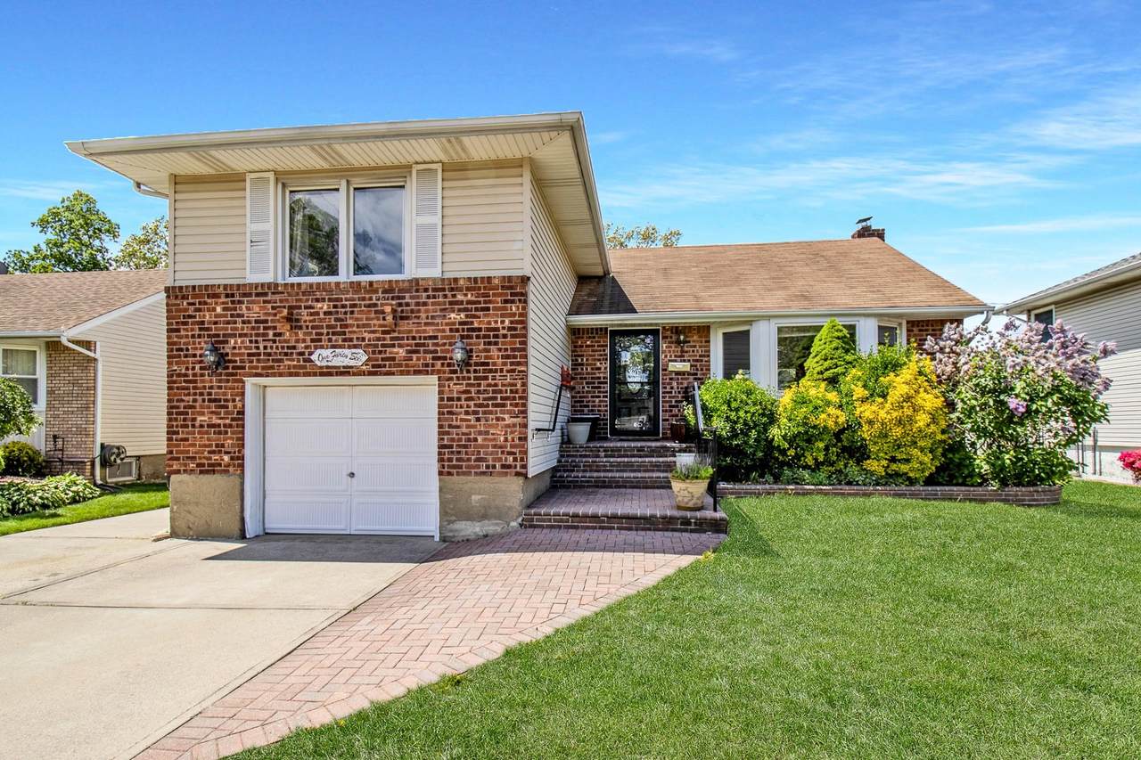 146 Newbridge Road - Photo 1