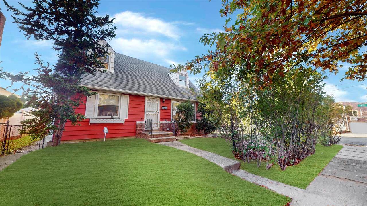 706 Leggett Place - Photo 1