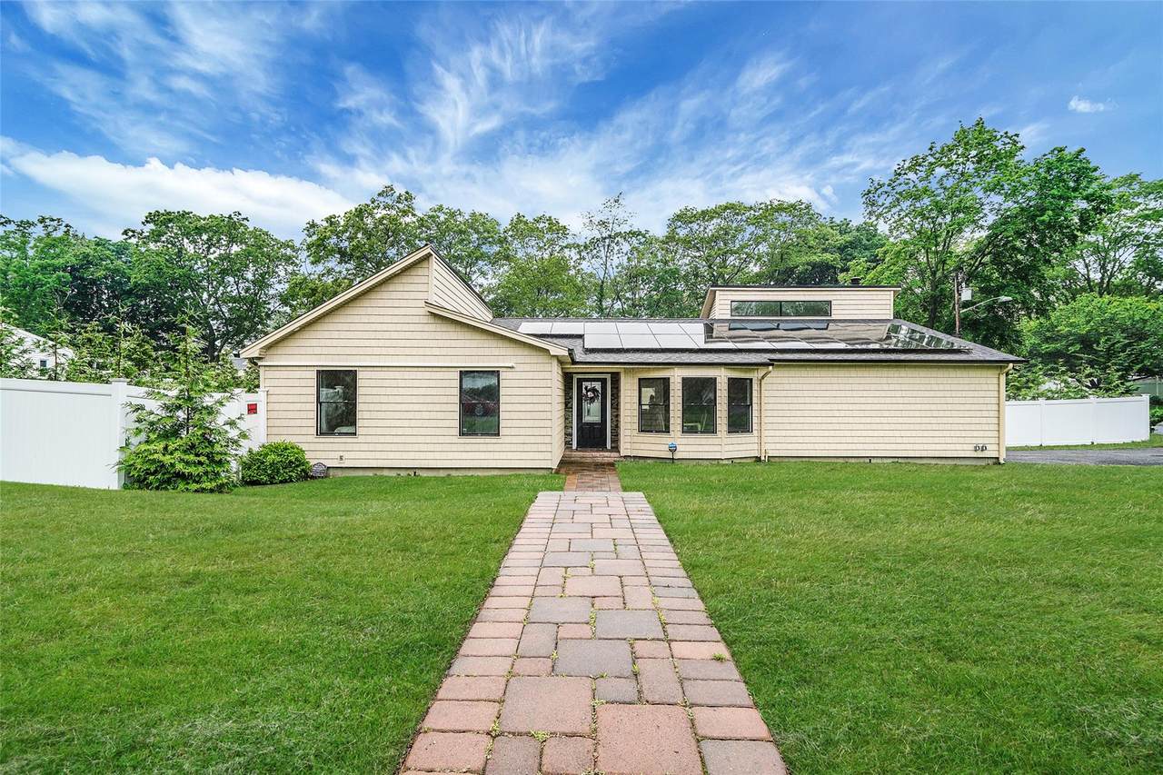 134 Lawrence Avenue - Photo 1