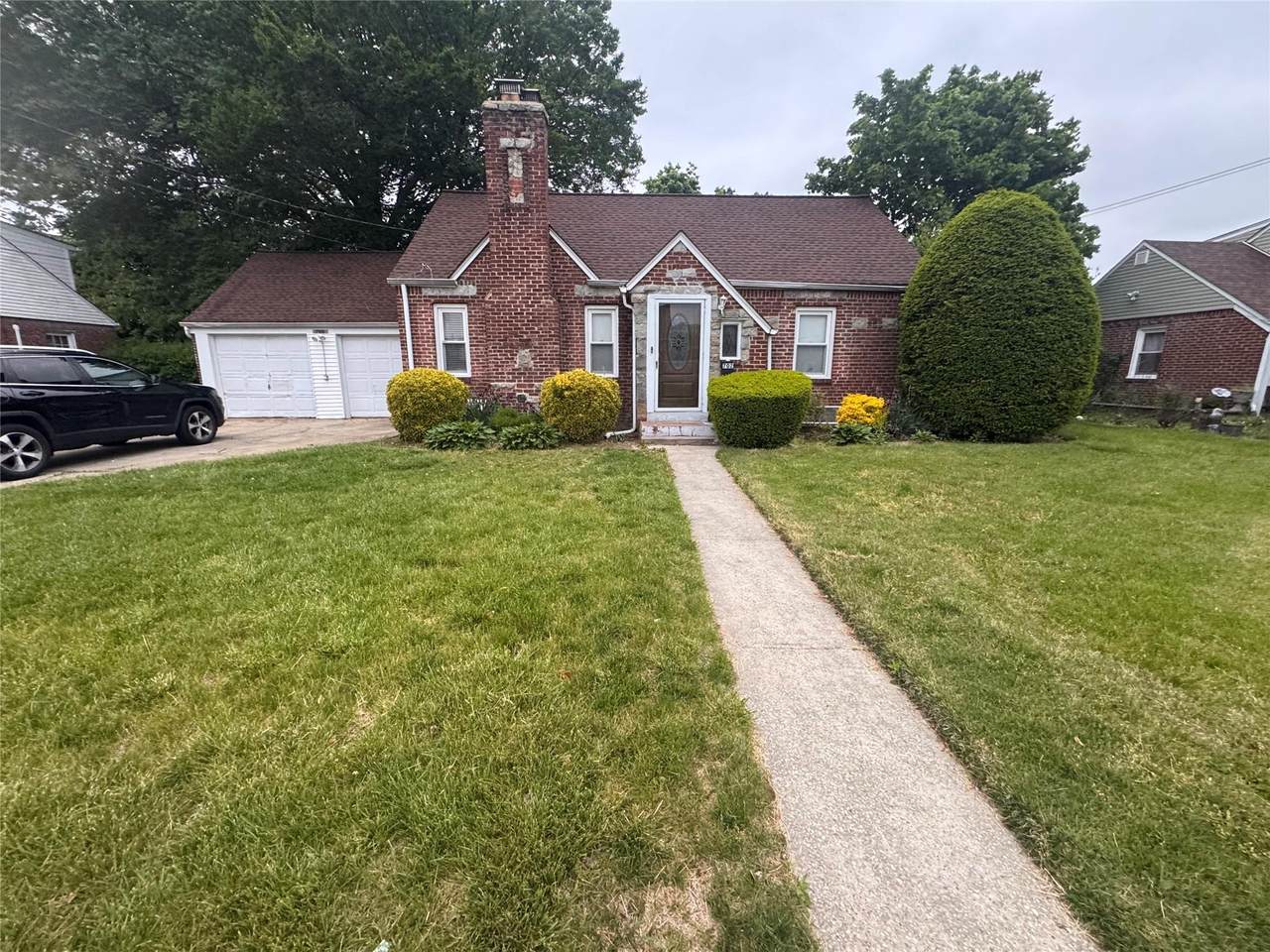 702 Tower Court - Photo 1