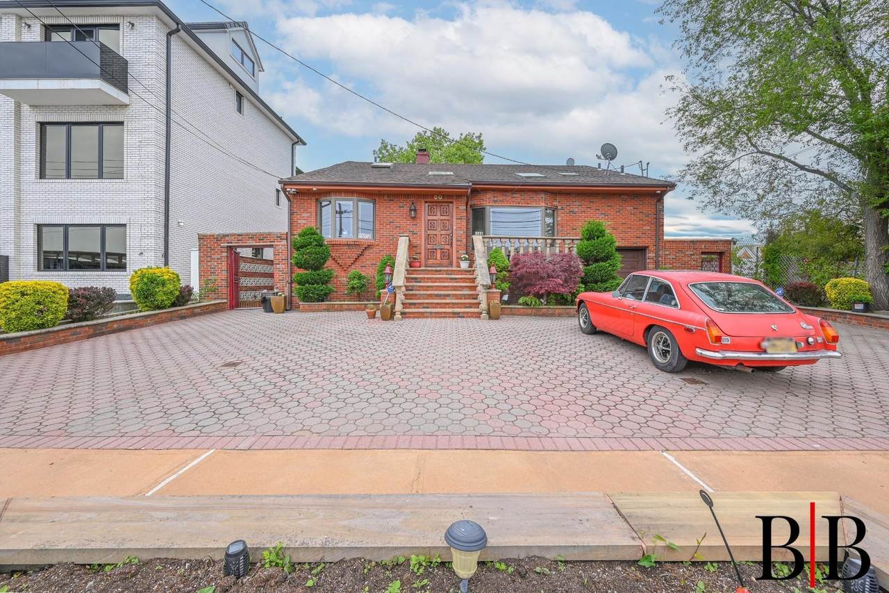 80 Whitman Drive - Photo 1