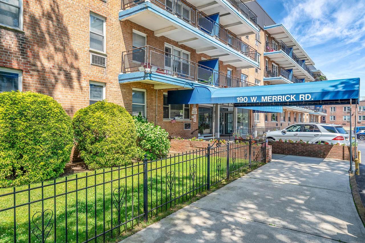 190 Merrick Road - Photo 1