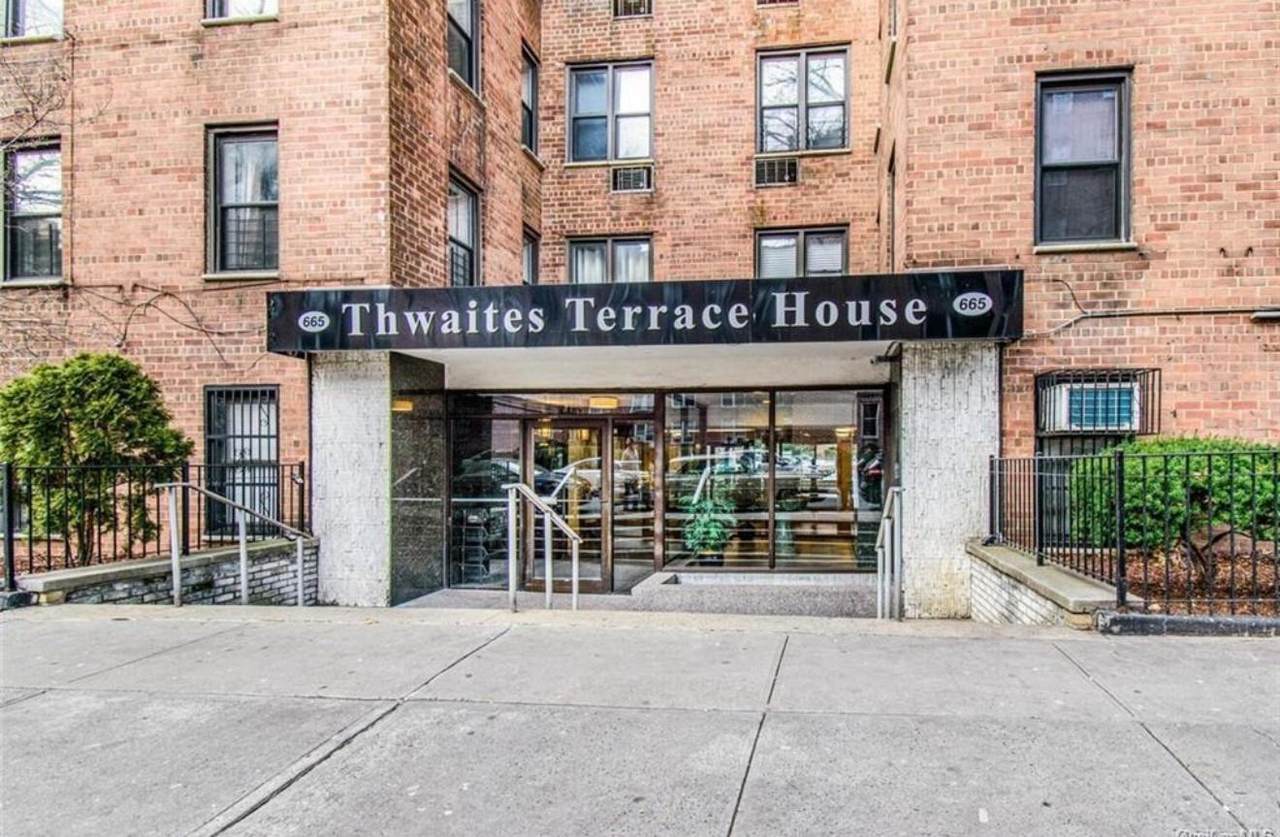 665 Thwaites Place - Photo 1