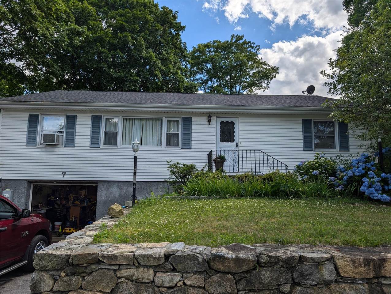 7 Sunset Drive - Photo 1