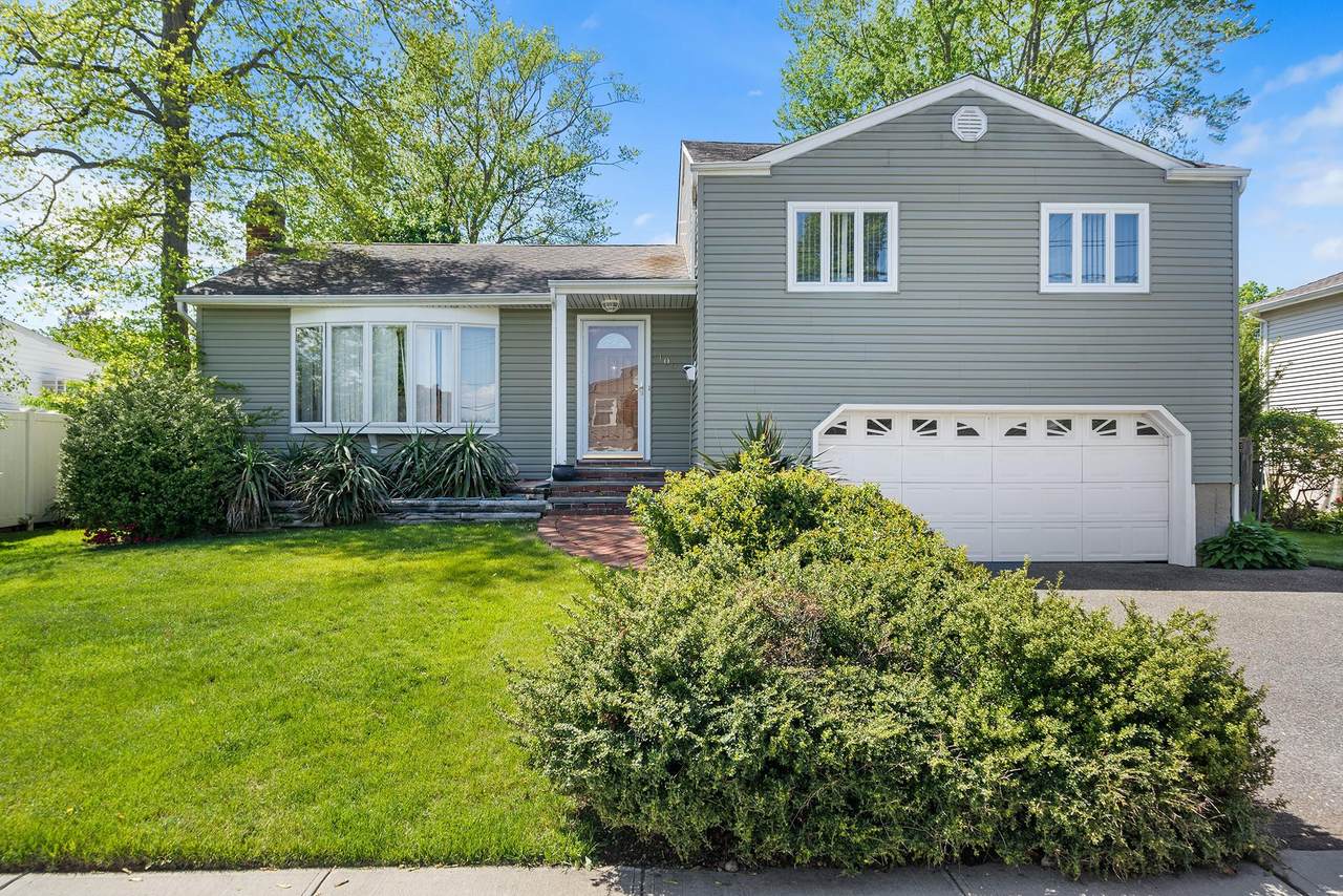 105 Farmers Avenue - Photo 1