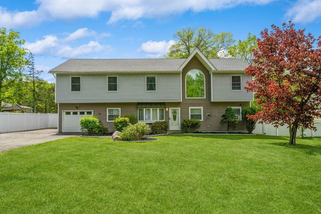 8 Ludwig Drive - Photo 1