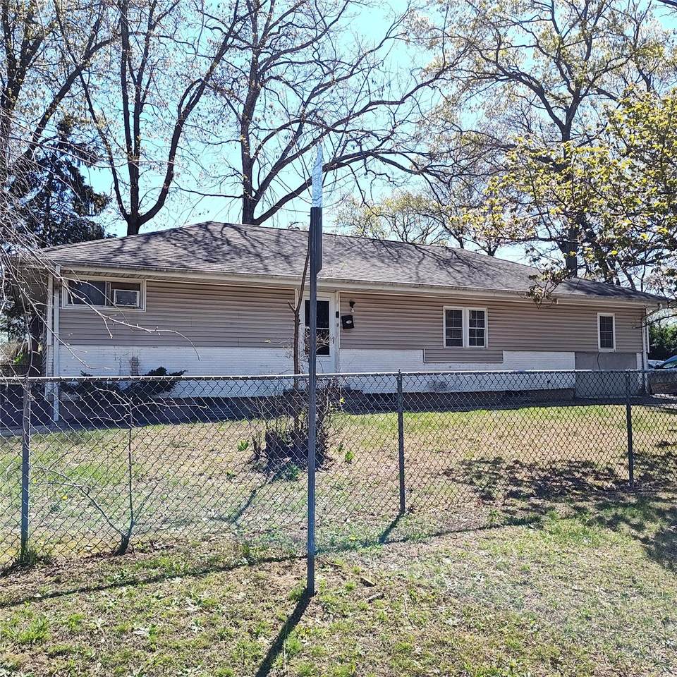 49 Overland Avenue - Photo 1