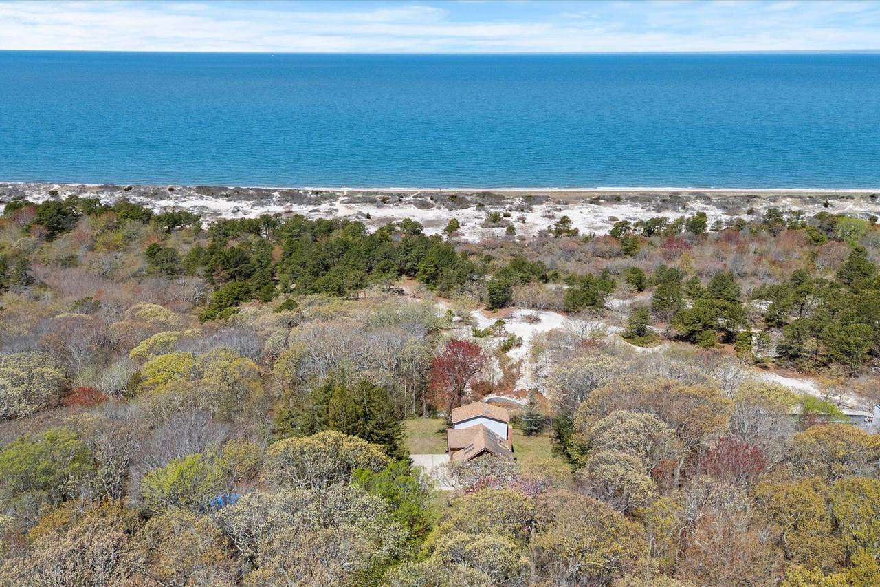 5615A Soundview Avenue - Photo 1