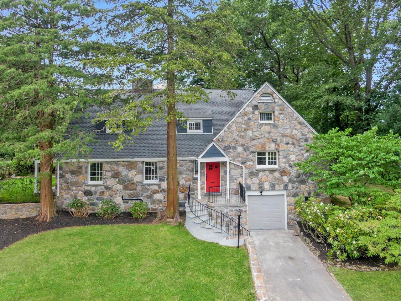 92 Glenwood Avenue - Photo 1
