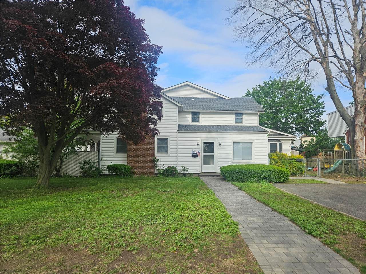 180 Donahue Avenue - Photo 1