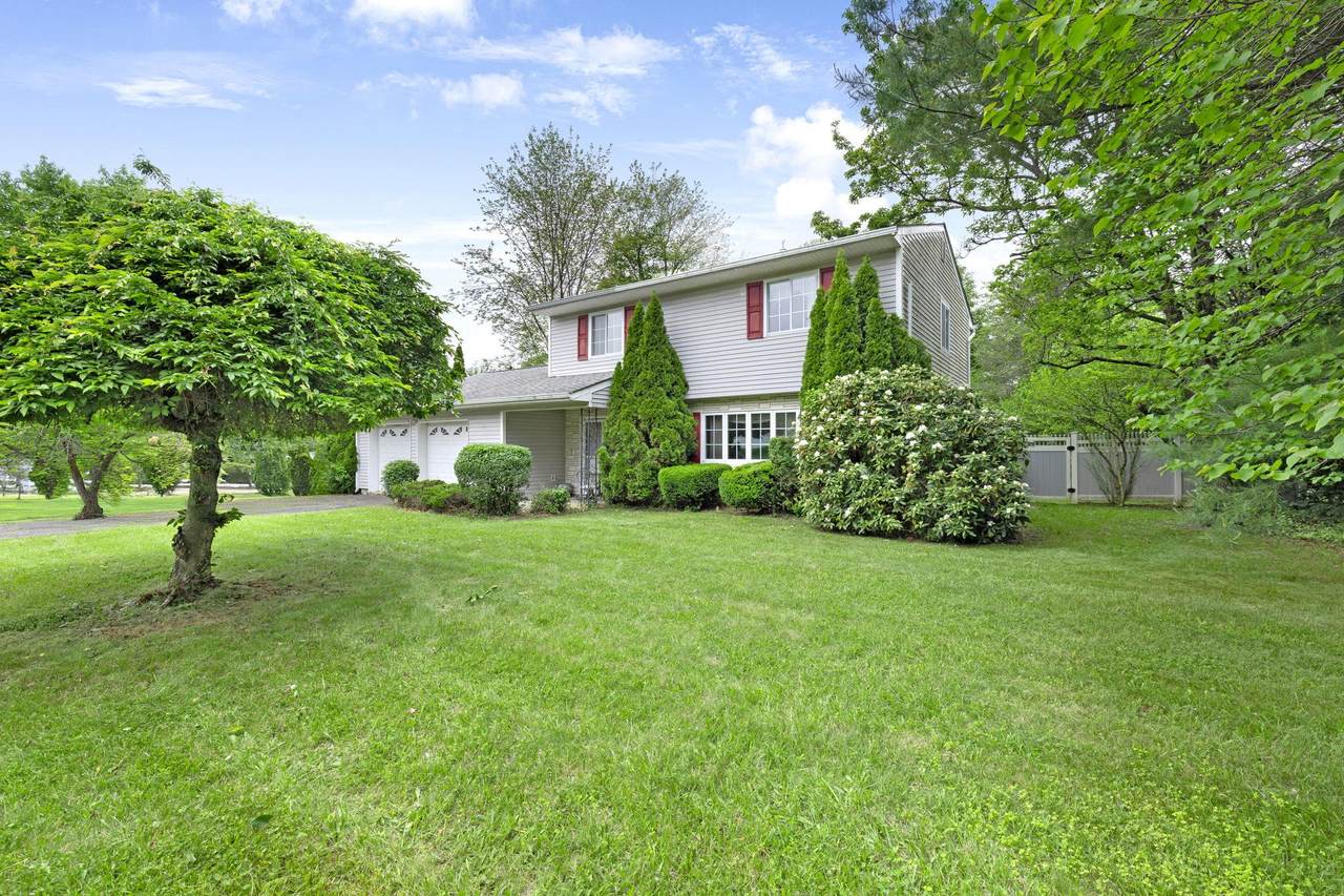 2 Mohican Road - Photo 1