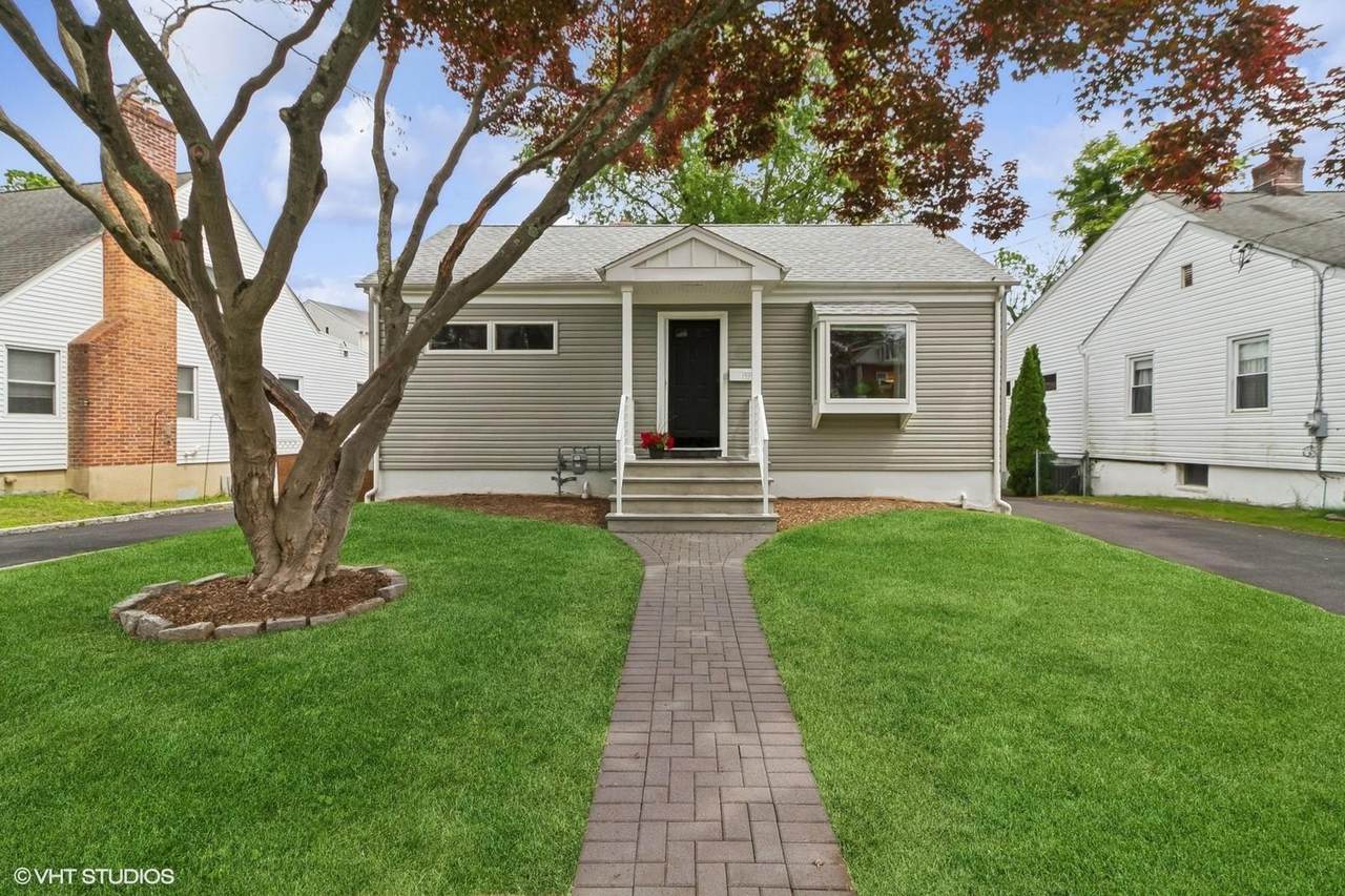 1325 Stoneybrook Avenue - Photo 1