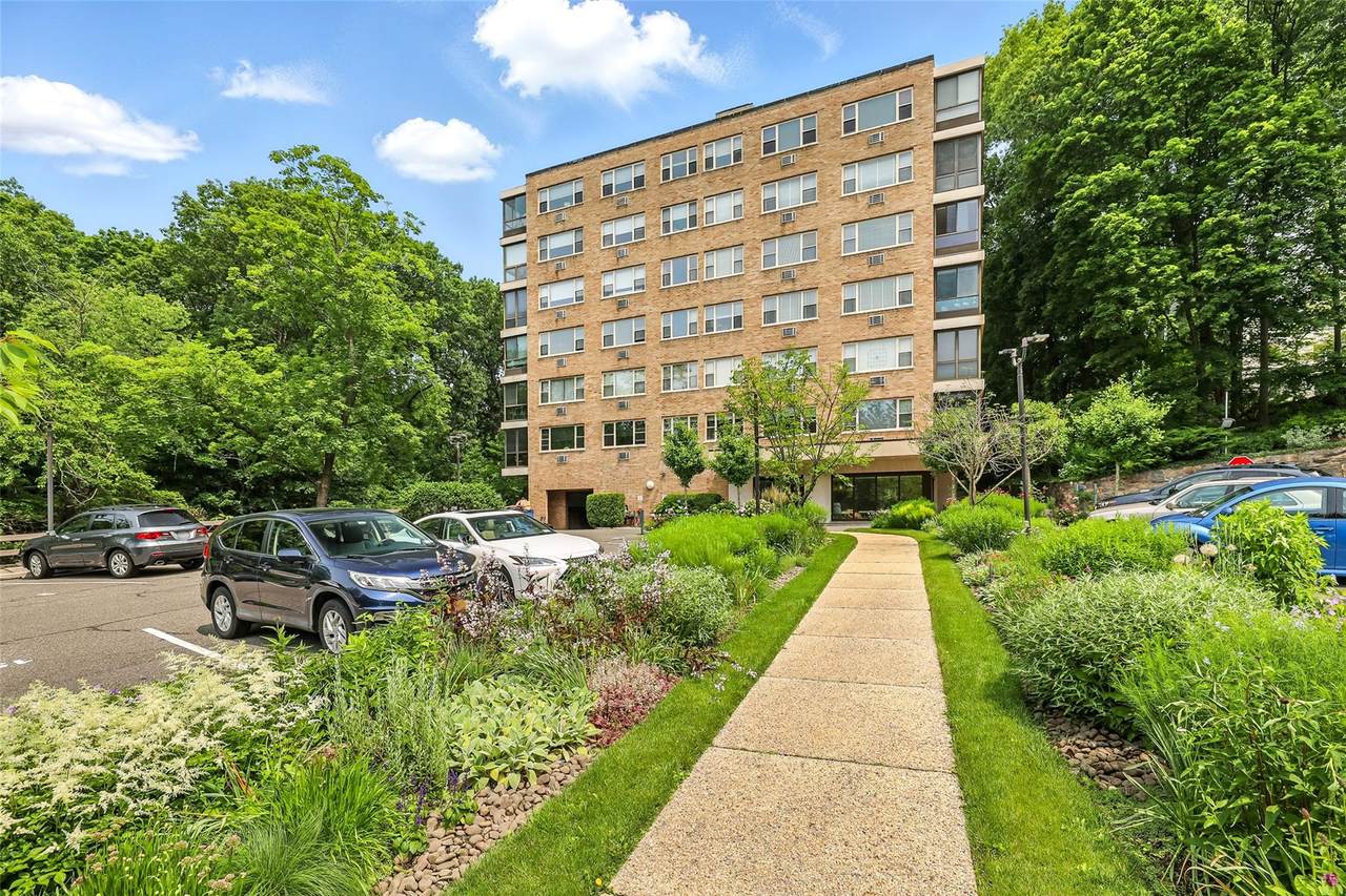 72 Pondfield Road - Photo 1