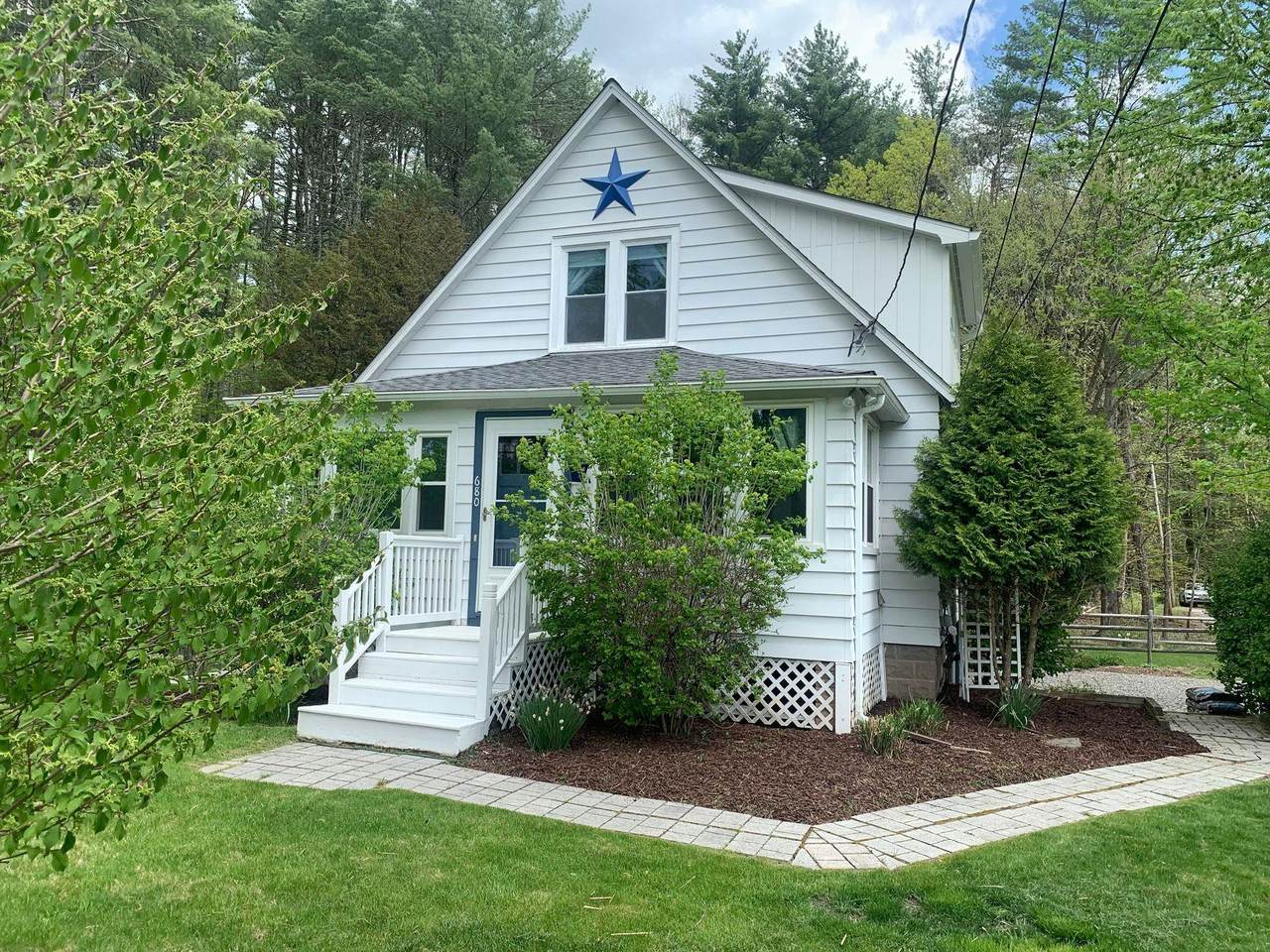 680 Zena Road - Photo 1