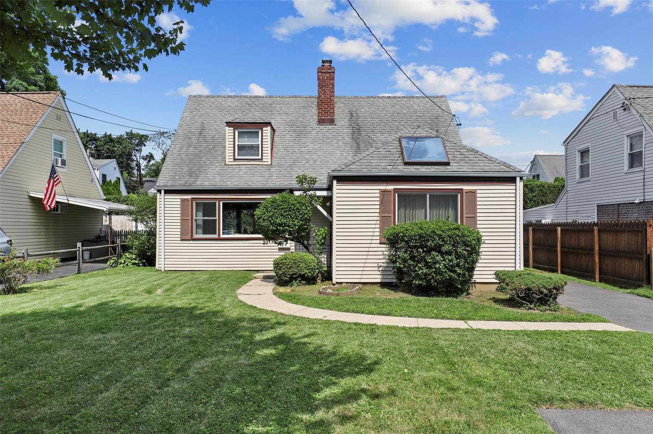 20 Huntley Road - Photo 1