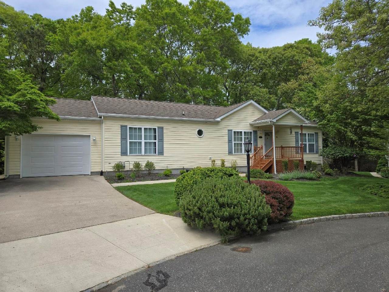 1407 Middle Road - Photo 1