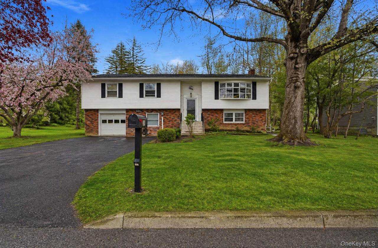 39 Carriage Hill Lane - Photo 1