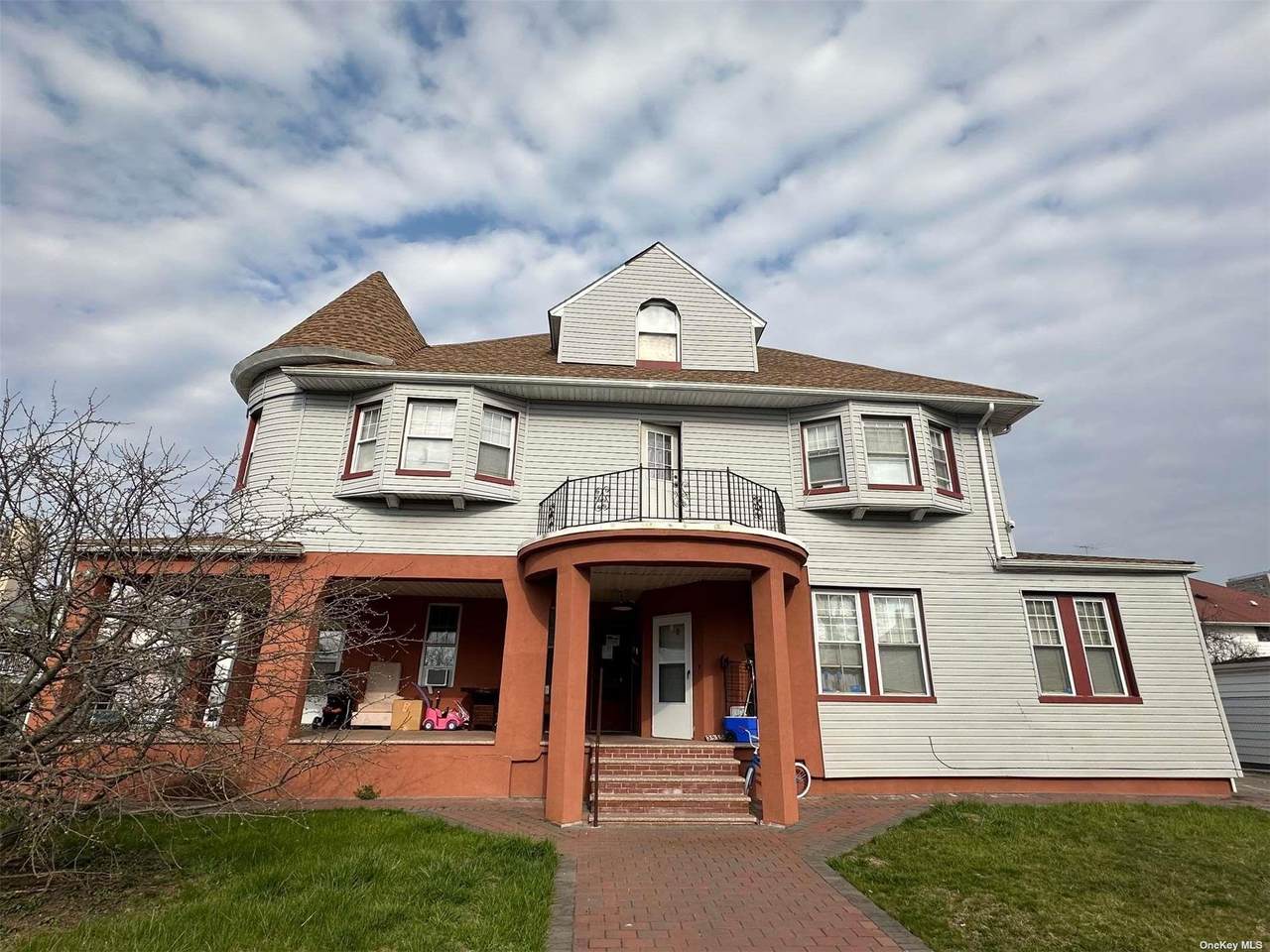 3815 Sea Gate Avenue - Photo 1