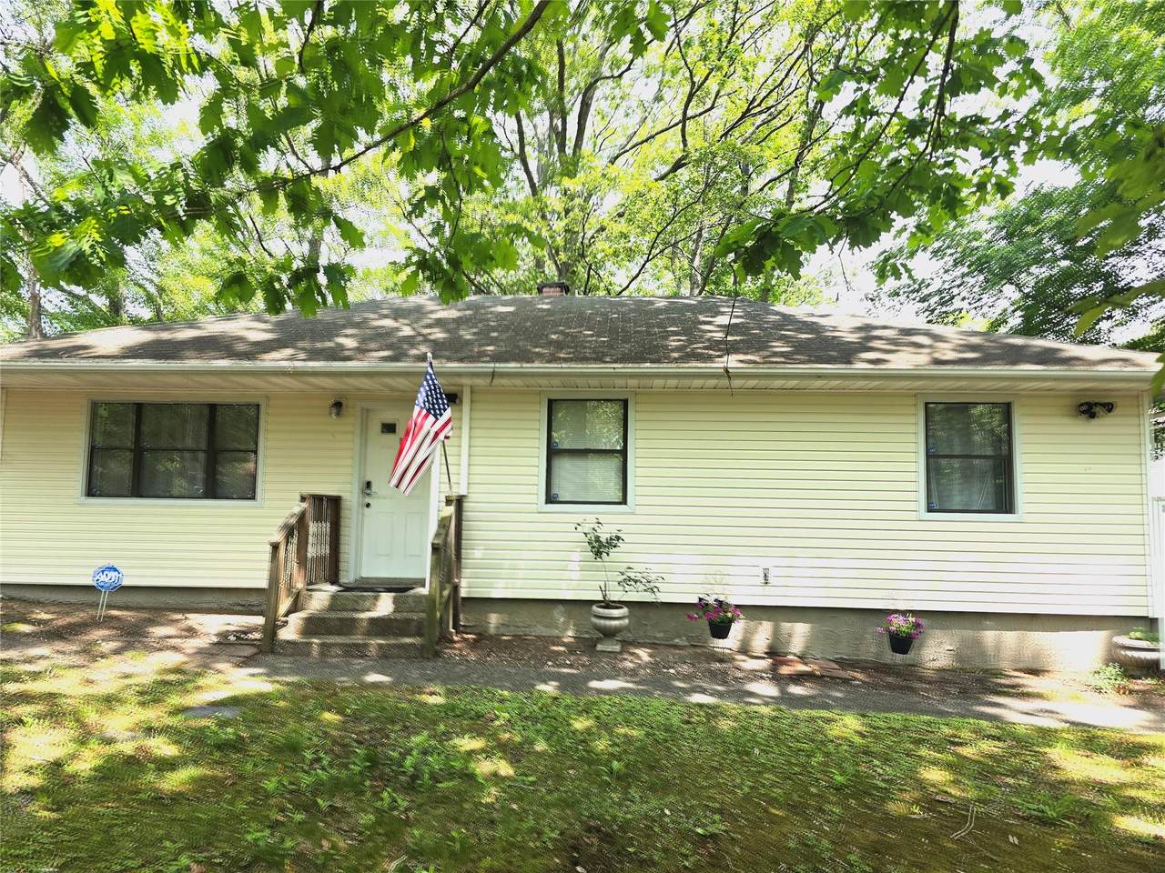 151 Shinnecock Avenue - Photo 1