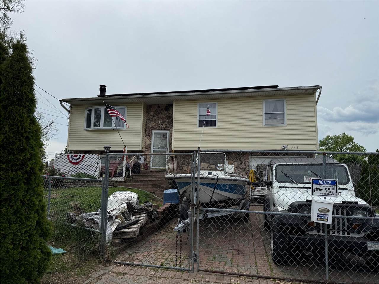 328 Brentwood Parkway - Photo 1