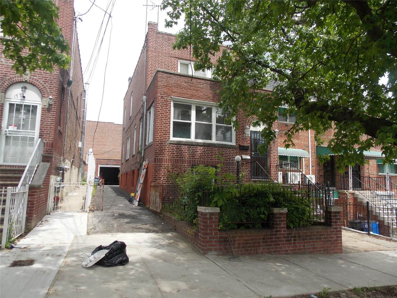 1777 Edenwald Avenue - Photo 1