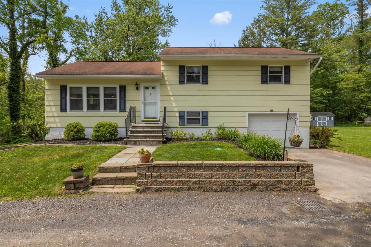 10 Dogwood Lane - Photo 1