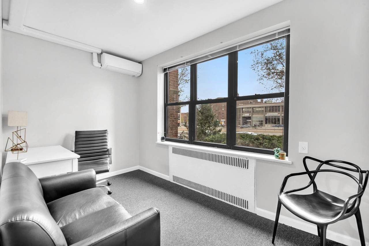 98-120 Queens Boulevard - Photo 1
