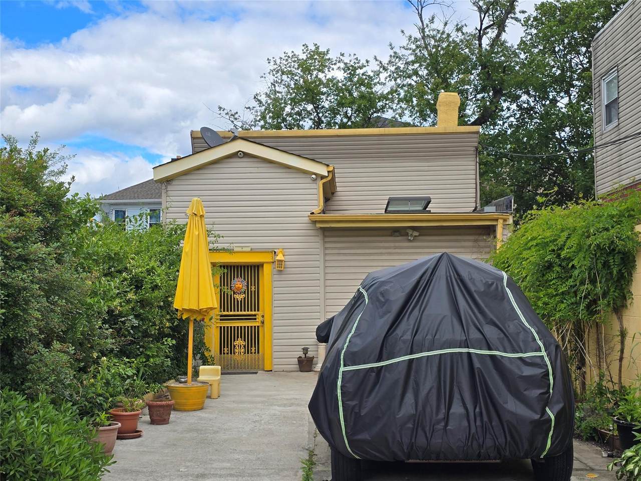 469 Montauk Avenue - Photo 1