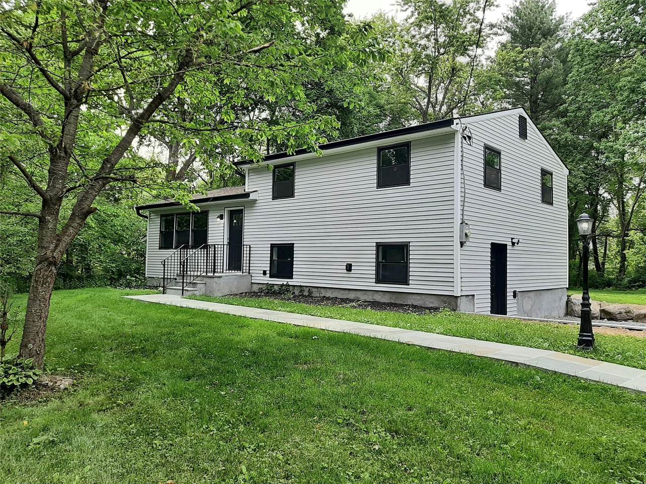 495 Stanton Terrace - Photo 1