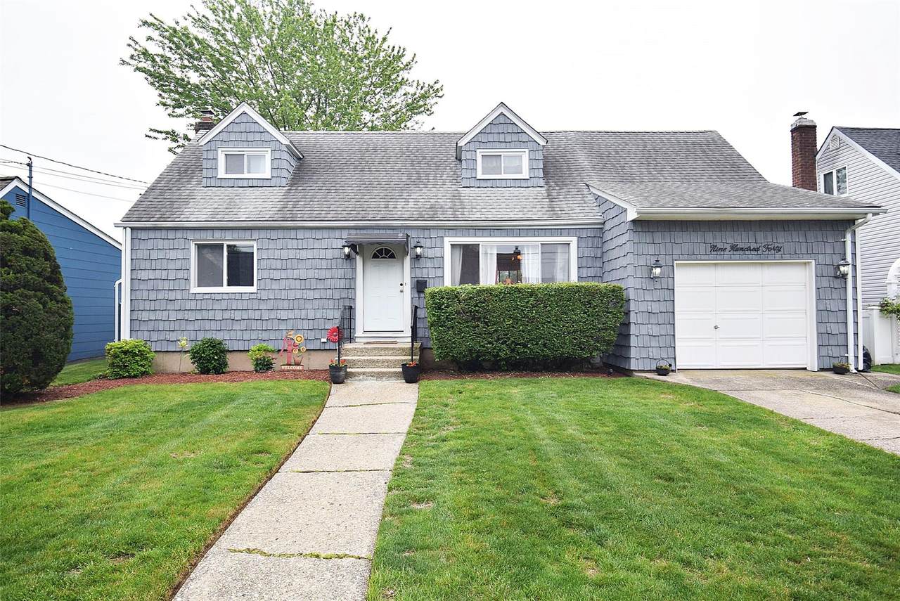 940 Erie Avenue - Photo 1
