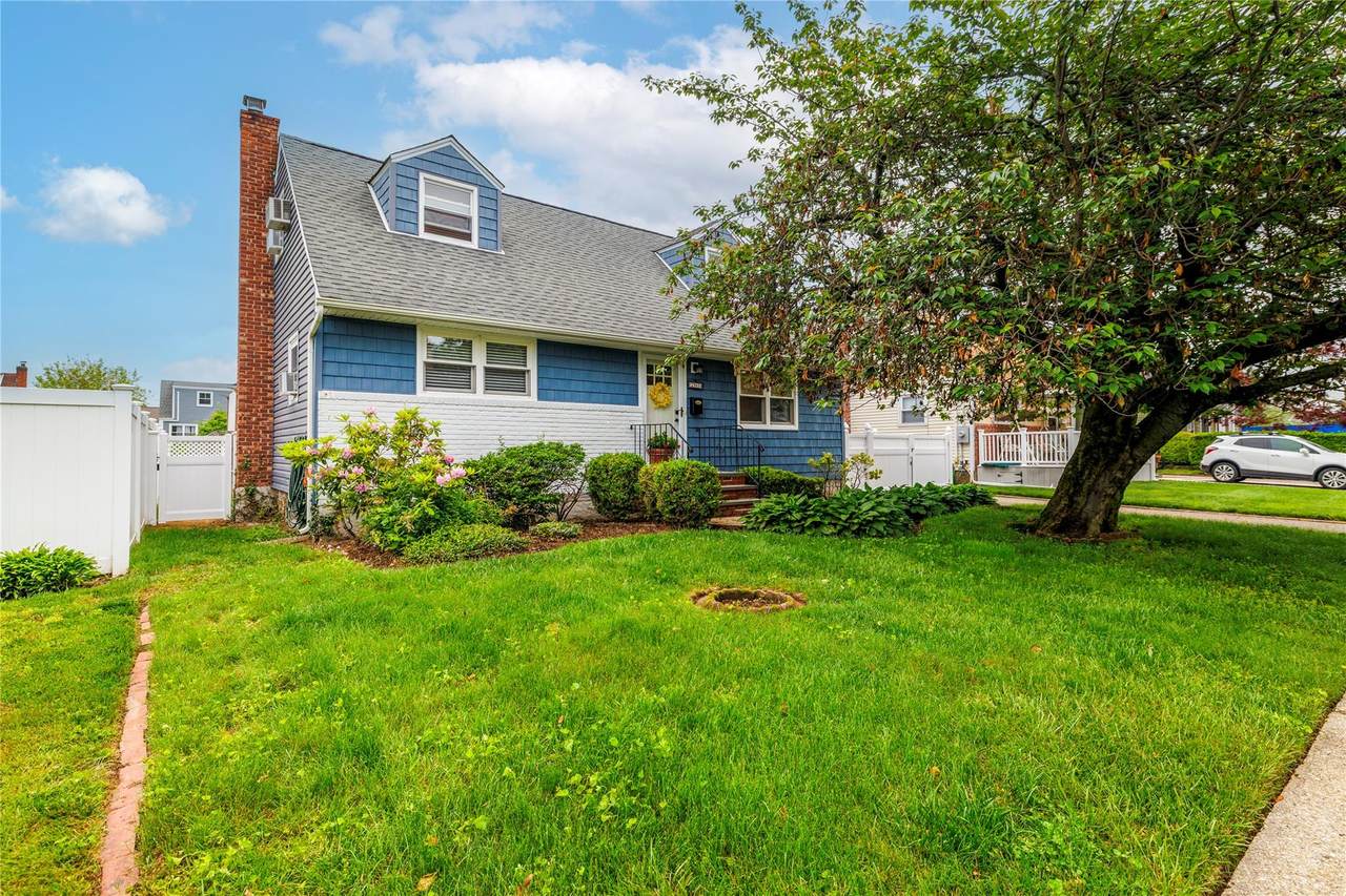 2565 Ashland Place - Photo 1