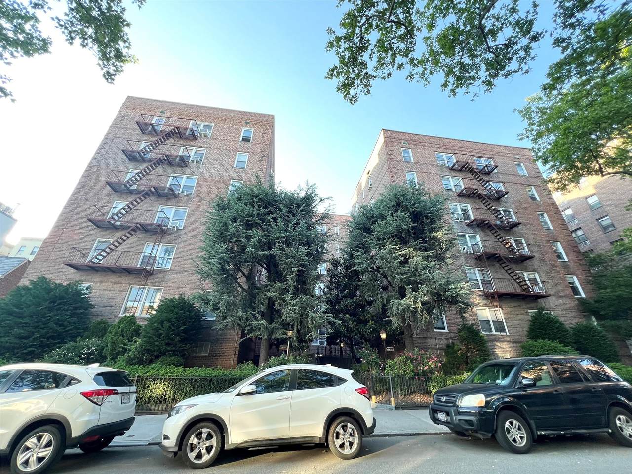 134-39 Blossom Avenue - Photo 1