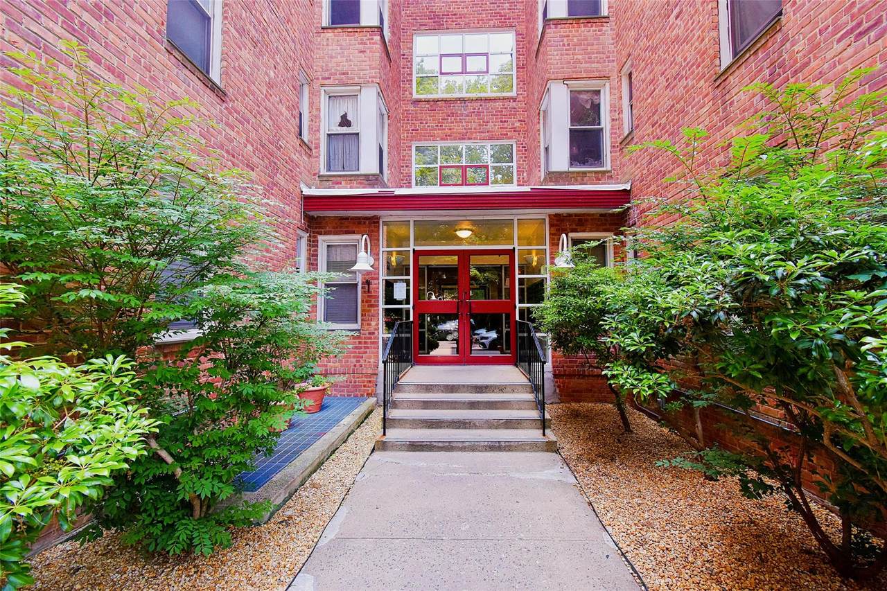 2 Louisiana Avenue - Photo 1