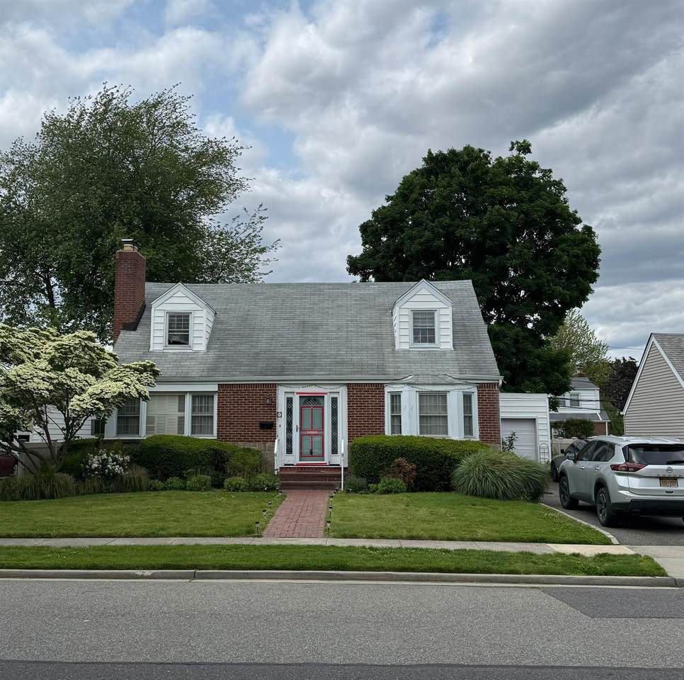 61 gateway Rockville Center - Photo 1