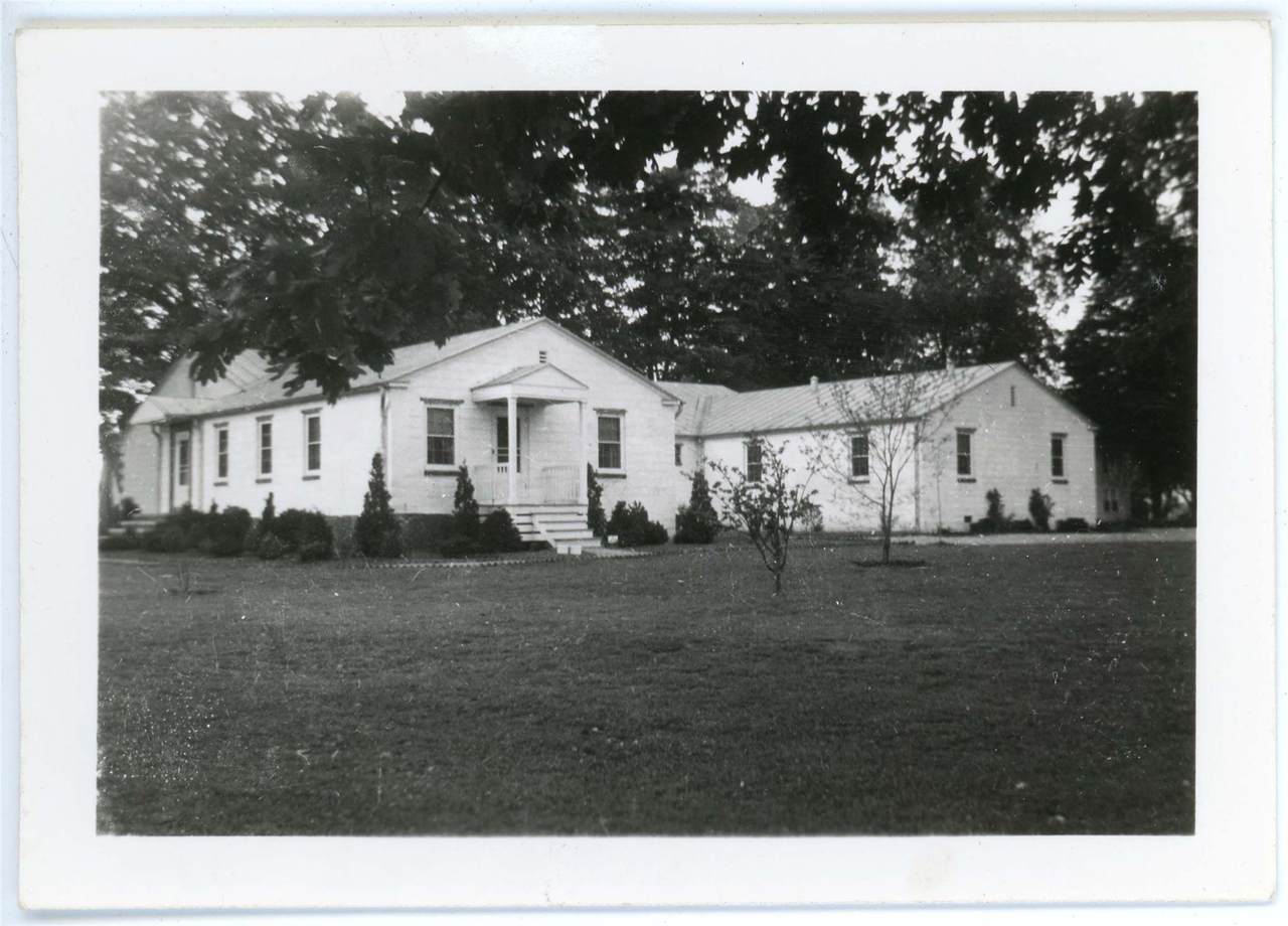 7392 Broadway - Photo 1