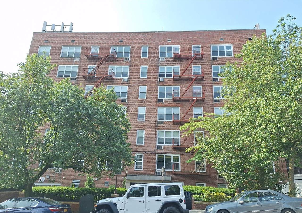 5730 Mosholu Avenue - Photo 1