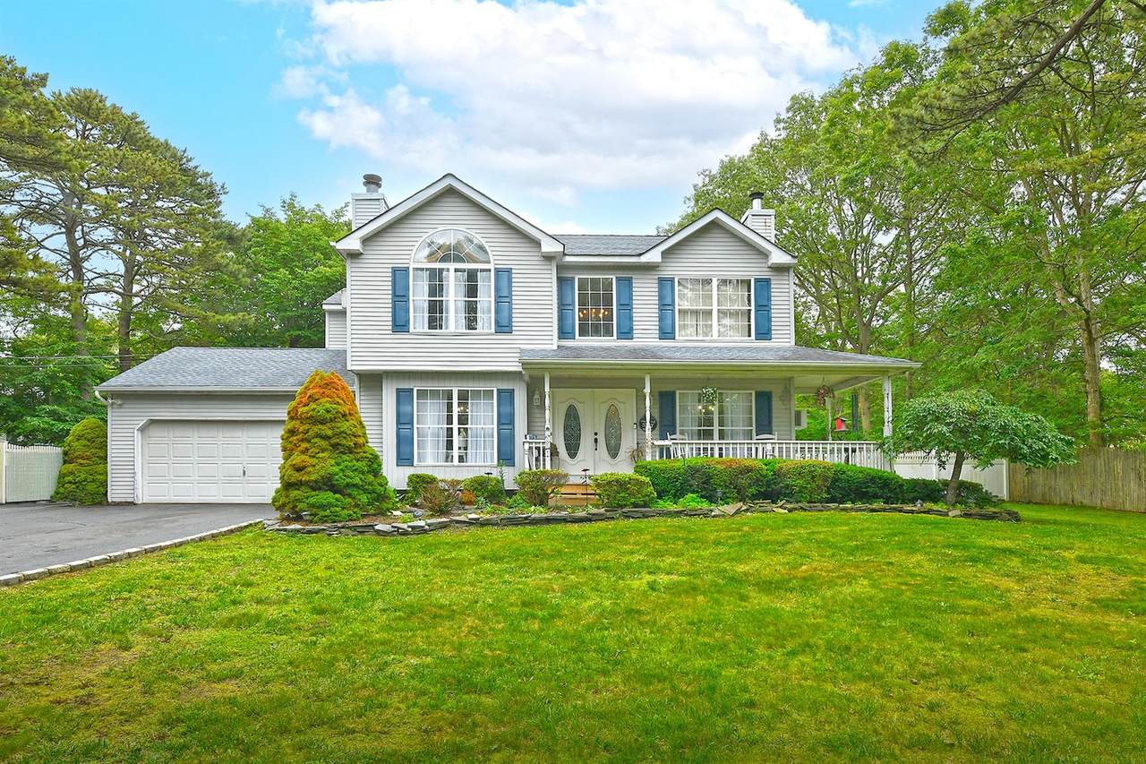 215 Middle Island Road - Photo 1