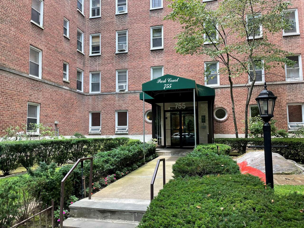 755 Bronx River Road - Photo 1