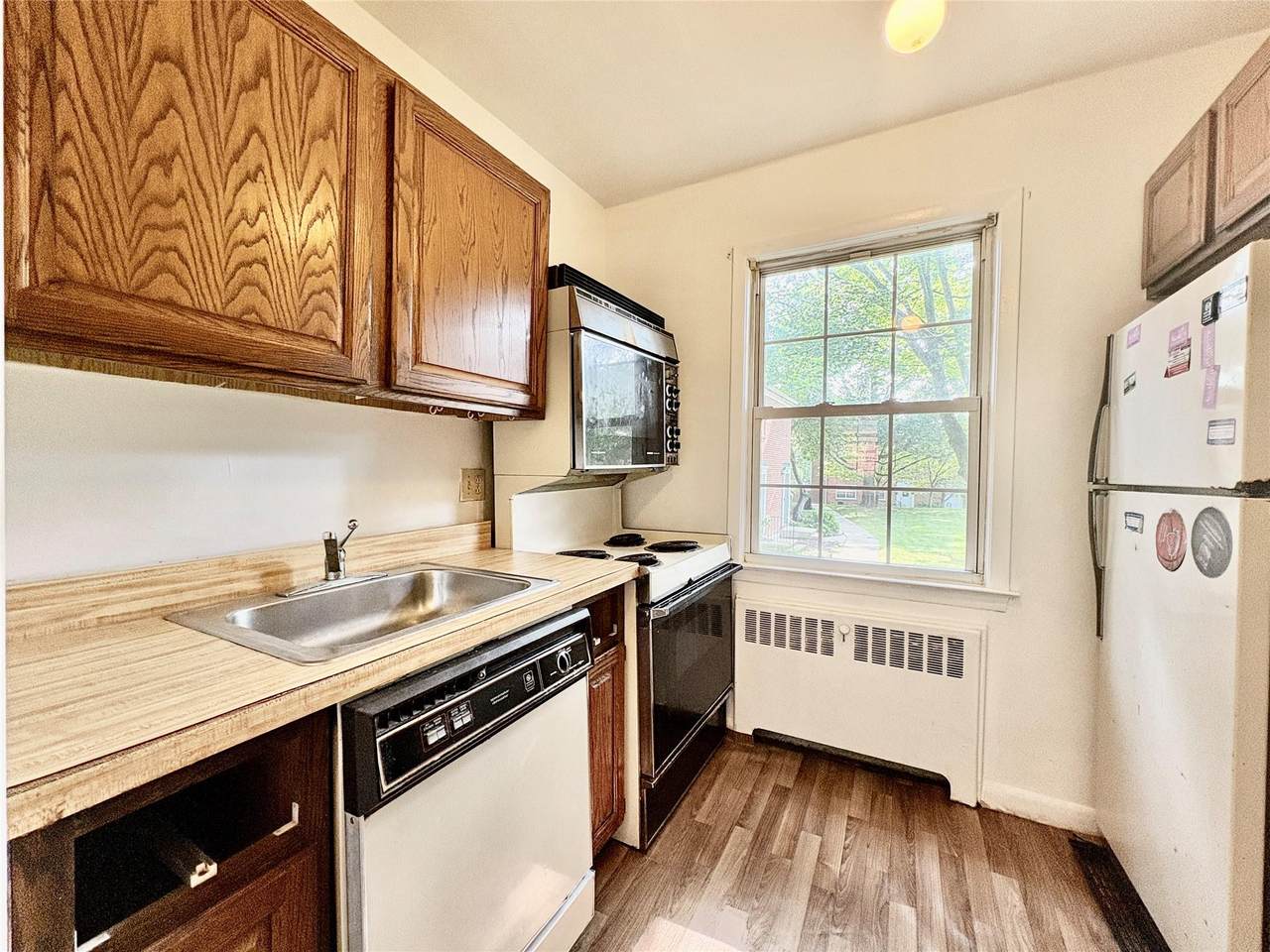 182 Pinewood Road - Photo 1