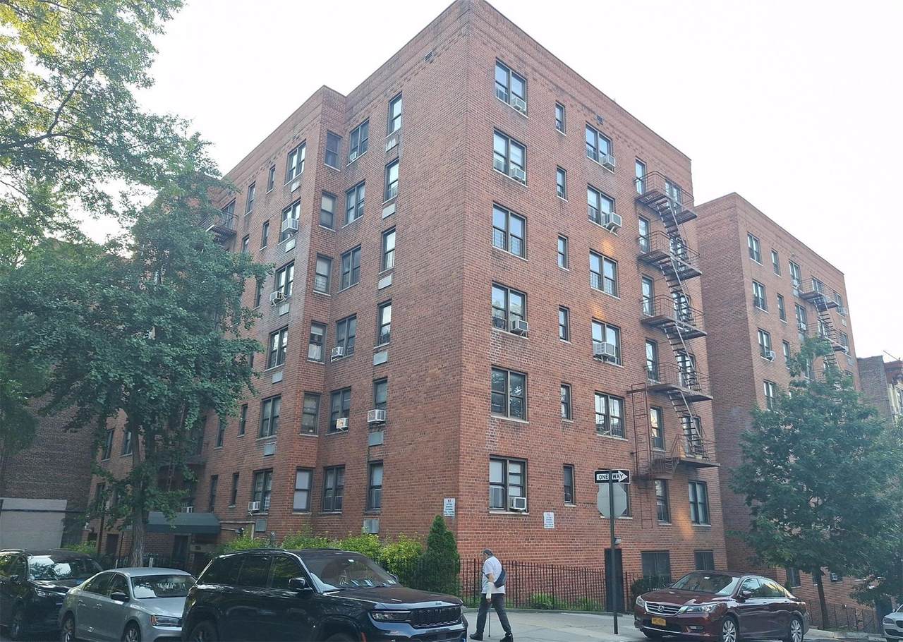 2866 Marion Avenue - Photo 1