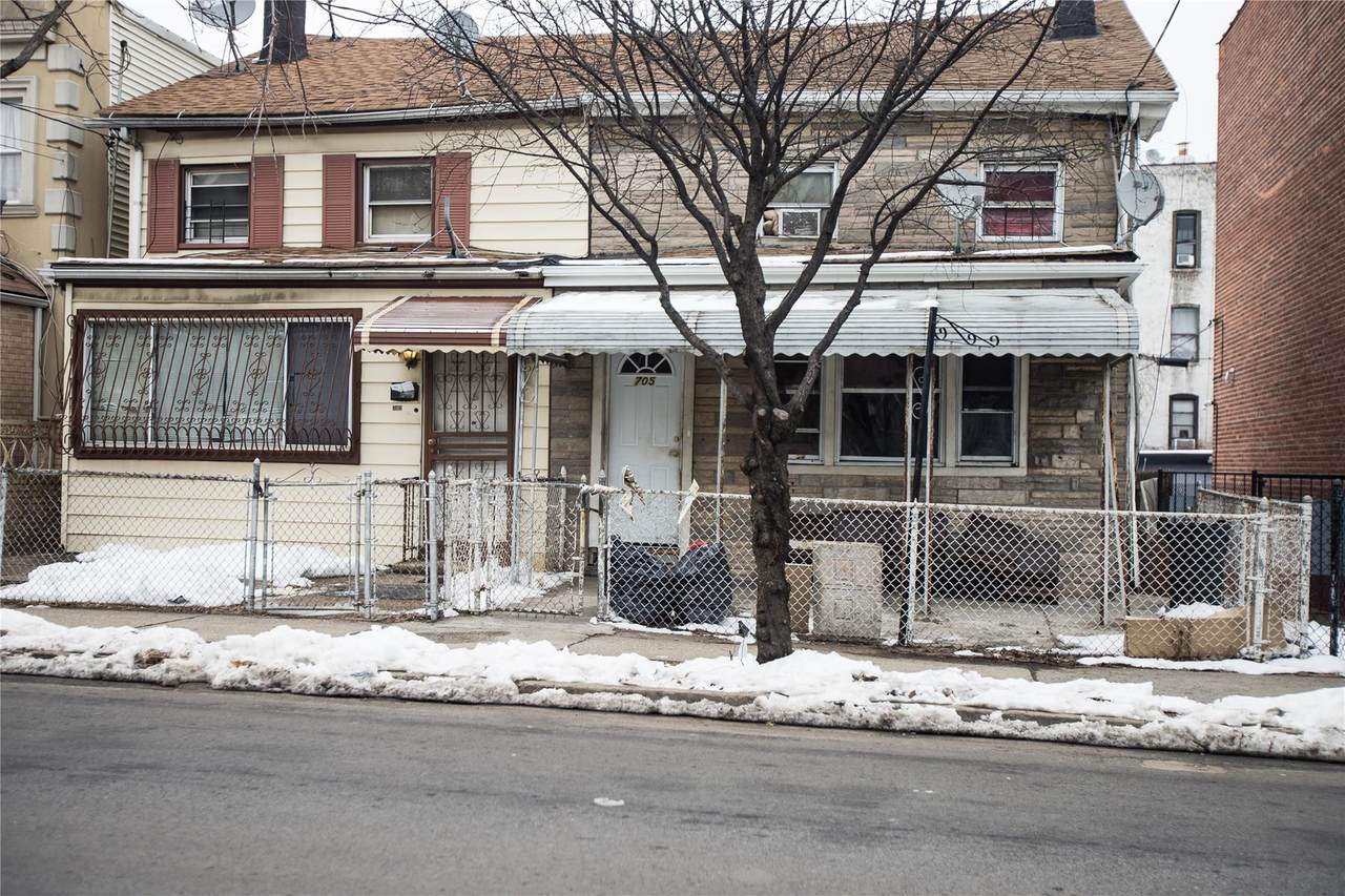 705 Ashford Street - Photo 1