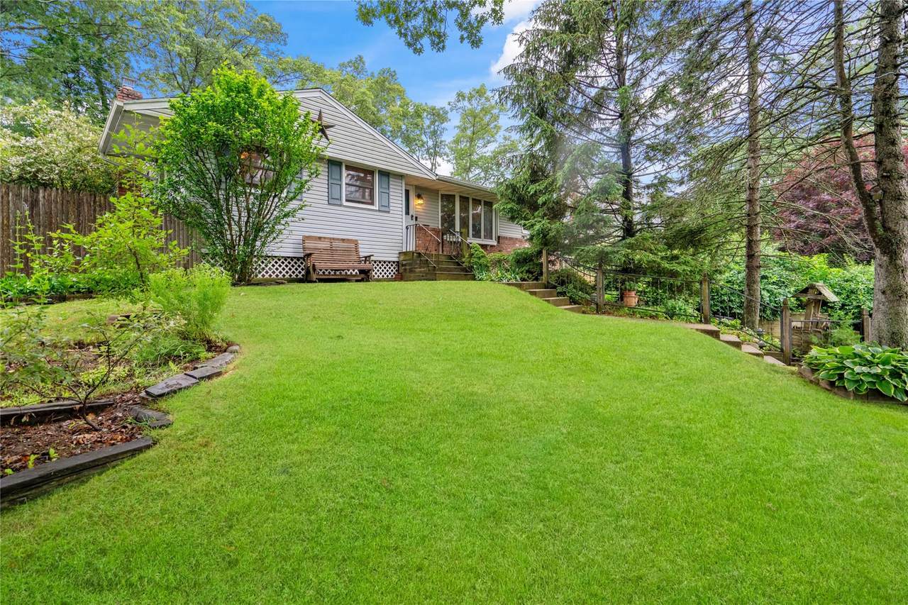 18 Robin Drive - Photo 1