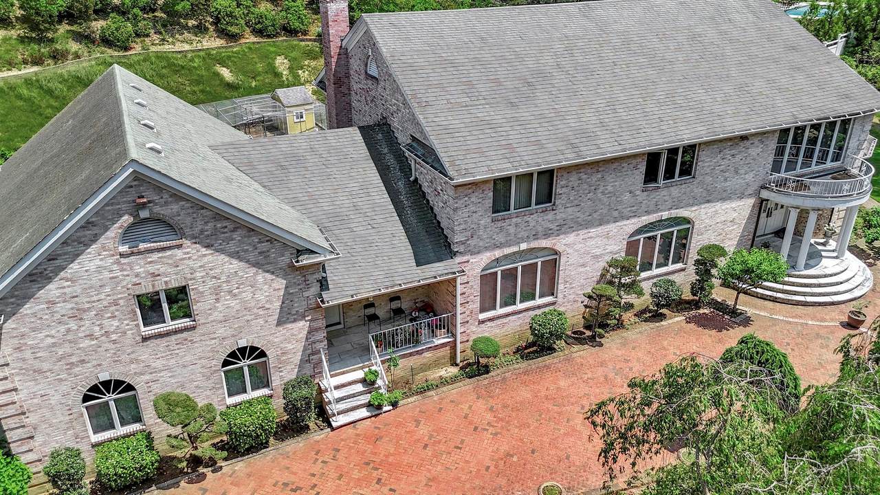1537 Laurel Hollow Road - Photo 1